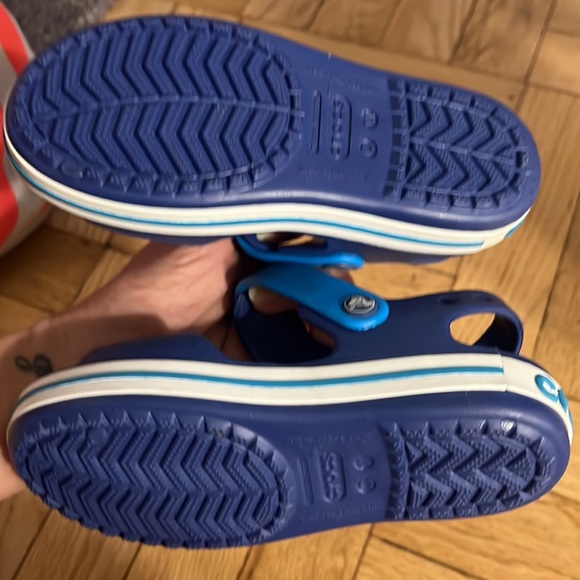 NWOB- Crocs Girls/Boys Crocband Moulded Croslite Strap Fastening Sandal sz 11 - Picture 5 of 5